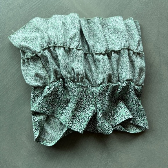 Zara Kids Green & White Textured Floral Skirt / Skort {10} - Picture 3 of 4